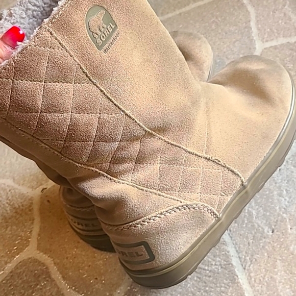 Sorel waterproof boots - Picture 2 of 13